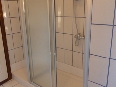 Con lato fisso e scorrevole frontale